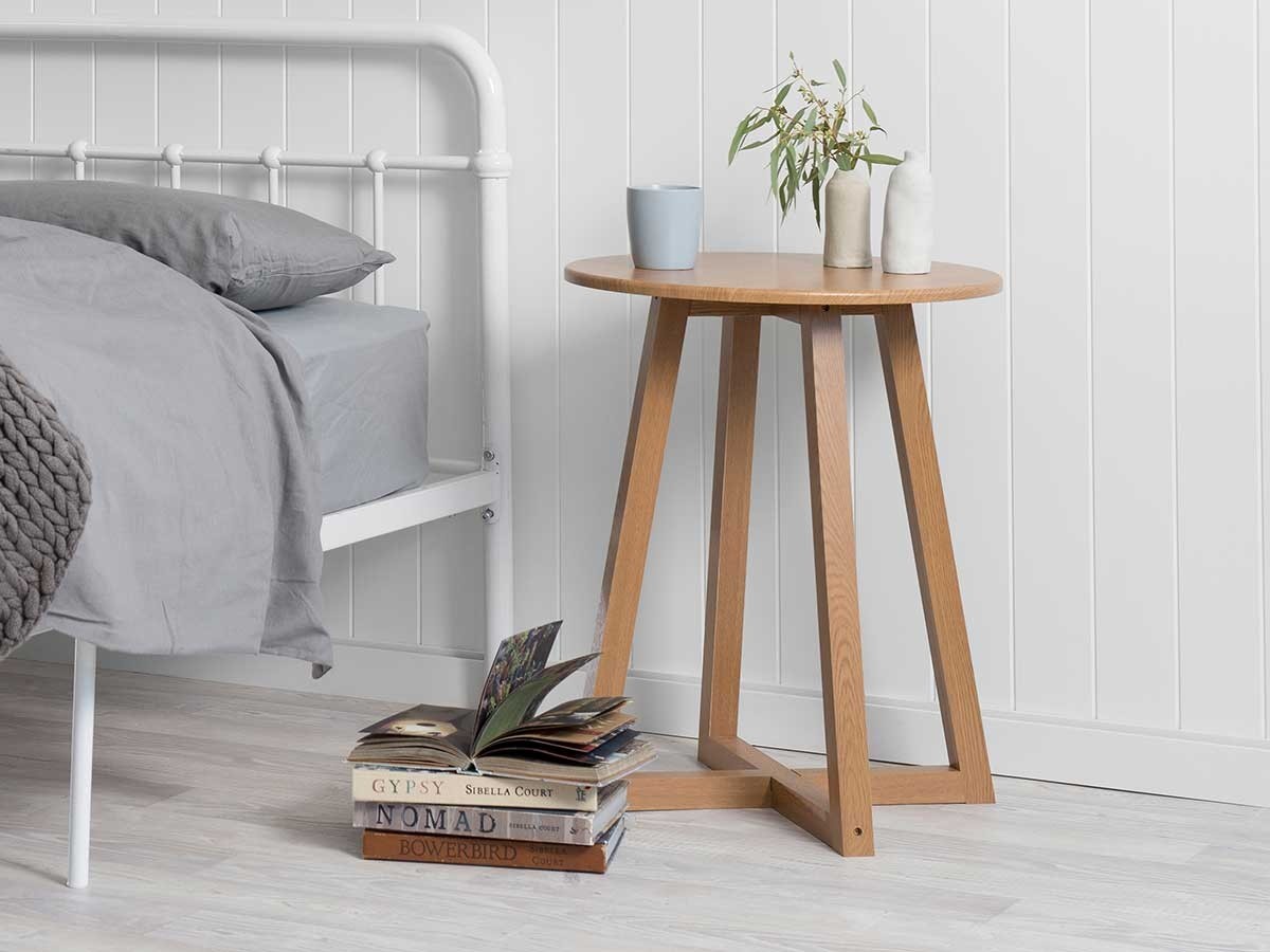 Minimalist bedroom with stylish table.