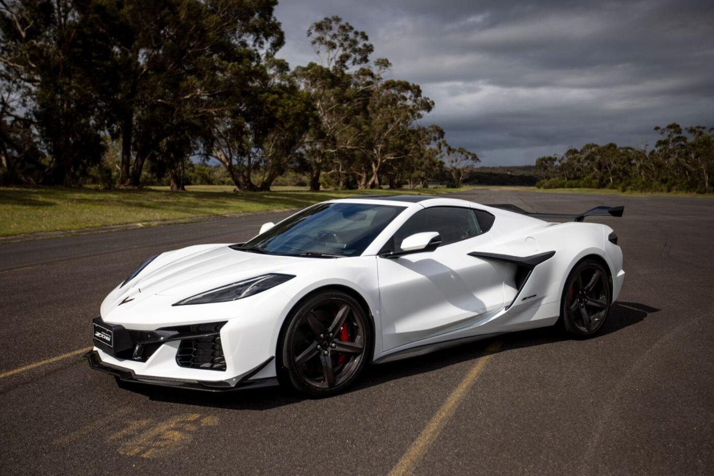 all-new Corvette Z06: 670 horsepower, LT6 5.5L mid-engine and 0 to 60 in just 2.6 seconds