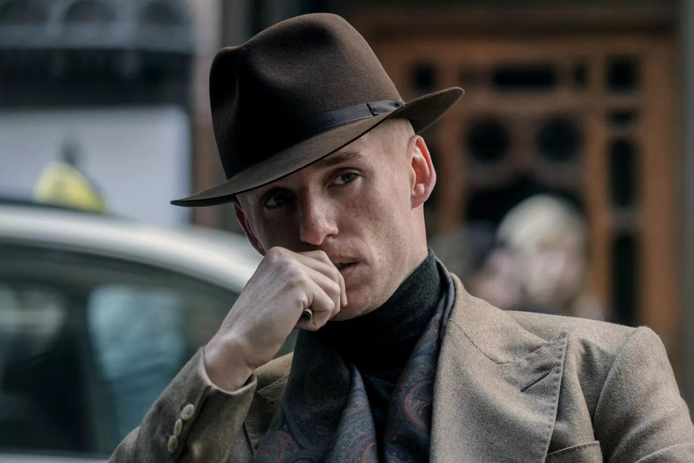 Brown fedora wearer, Eddie Redmayne inspired style.