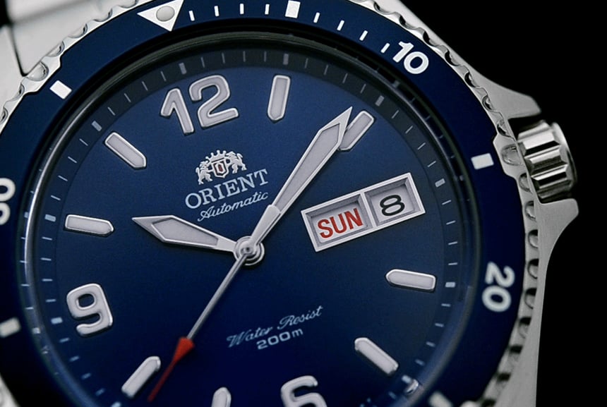 Orient blue automatic watch detaljer.